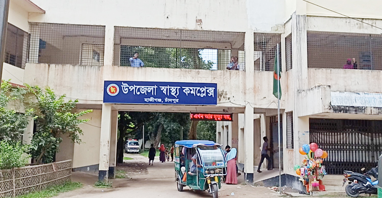 মসজিদের মাইকে ঘোষণা দিয়ে টর্চলাইট জ্বালিয়ে সংঘর্ষ: আহত অর্ধশতাধিক