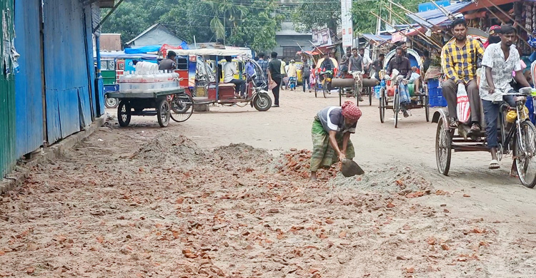 চাঁদপুর লঞ্চঘাটে এবারো সঙ্গী নির্মাণ দুর্ভোগ