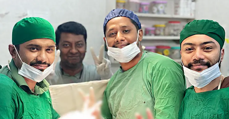 নারীর পেটে অস্ত্রোপচার করে পাওয়া গেলো ৮ কেজির টিউমার