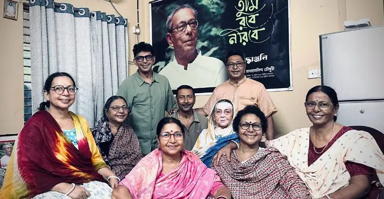 দীর্ঘদিন পর মা ও ৮ ভাই-বোনদের সঙ্গে চঞ্চল, দিলেন আবেগঘন বার্তা