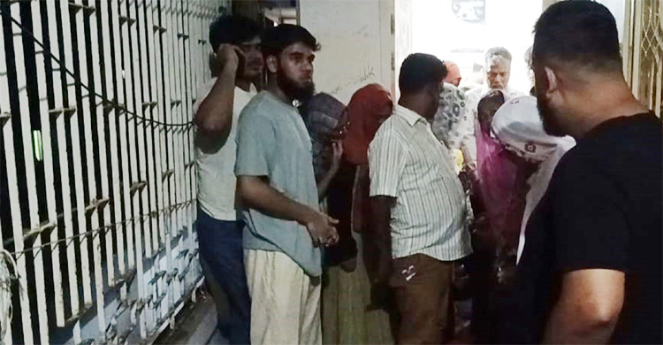 খেলার সময় বিদ্যুতের তারে হাত দিতেই প্রাণ গেলো কিশোরের