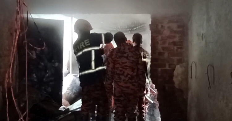 চাঁদপুরে অগ্নিকাণ্ডে দোকান কর্মচারীর মৃত্যু