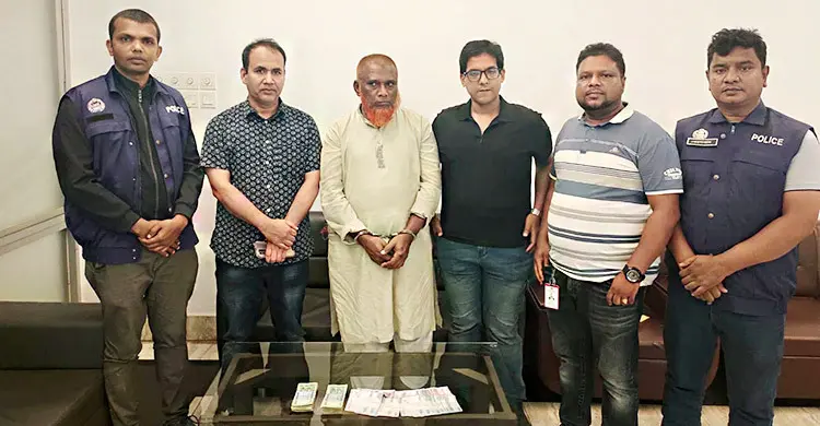 হজ ক্যাম্পে ঢুকে চুরির ঘটনায় দুজন গ্রেফতার, ১৭ হাজার সৌদি রিয়াল উদ্ধার