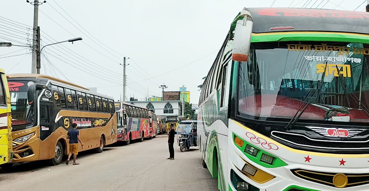 দ্বিতীয় দিনেও ঢাকা-চাঁদপুর বাস শ্রমিকদের কর্মবিরতি