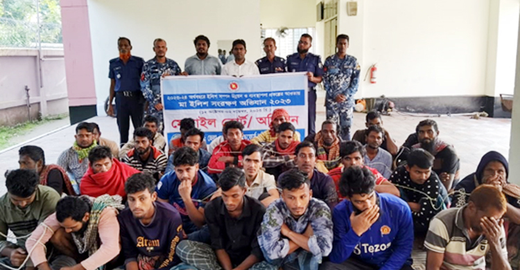 নিষেধাজ্ঞা মানছে না চাঁদপুরের জেলেরা, আটক ১৩০