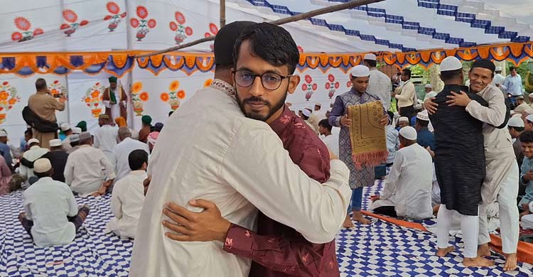 সৌদির সঙ্গে মিল রেখে দেশের বিভিন্ন স্থানে ঈদুল আজহা উদযাপন
