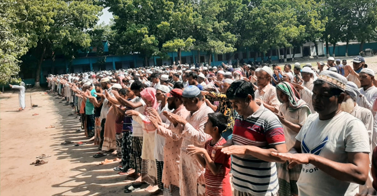 চাঁপাইনবাবগঞ্জে বৃষ্টির জন্য নামাজ, বিশেষ দোয়া