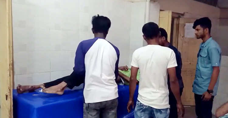 চাঁপাইনবাবগঞ্জে ককটেল বিস্ফোরণে একজন নিহত