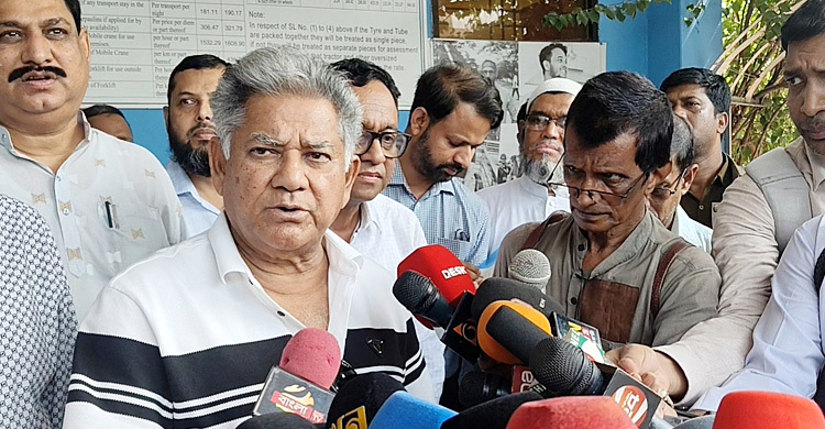 সোনামসজিদ স্থলবন্দরের পরিধি বাড়ানো হচ্ছে: নৌ উপদেষ্টা