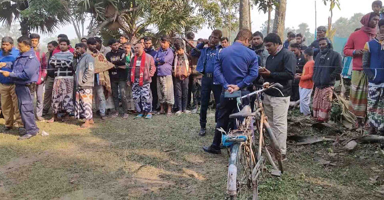 চাঁপাইনবাবগঞ্জে পুকুরের পাহারাদারকে চোখ উপড়ে হত্যা