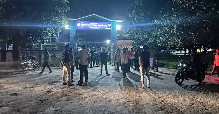 ছাত্রদল নেতার মোটরসাইকেল আটক করায় এসপি কার্যালয় ঘেরাও