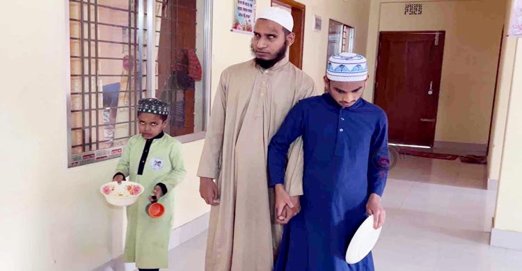 দৃষ্টিহীন জীবনে শিক্ষার দীপশিখা উম্মে মাকতুম মাদরাসা ও স্কুল