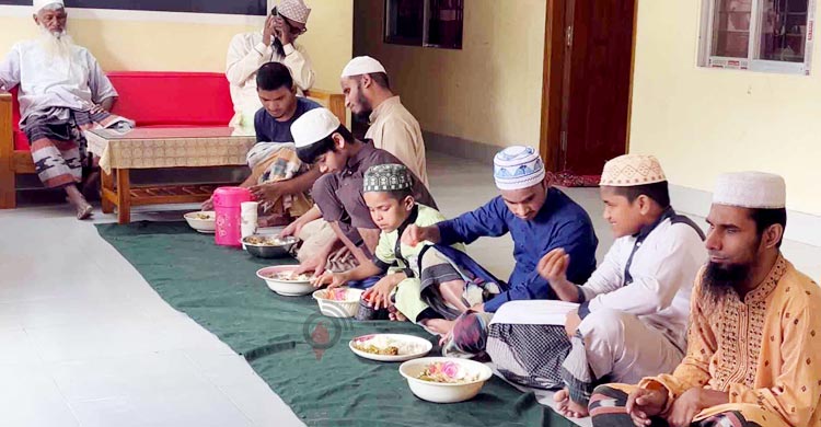 দৃষ্টিহীন জীবনে শিক্ষার দীপশিখা উম্মে মাকতুম মাদরাসা ও স্কুল