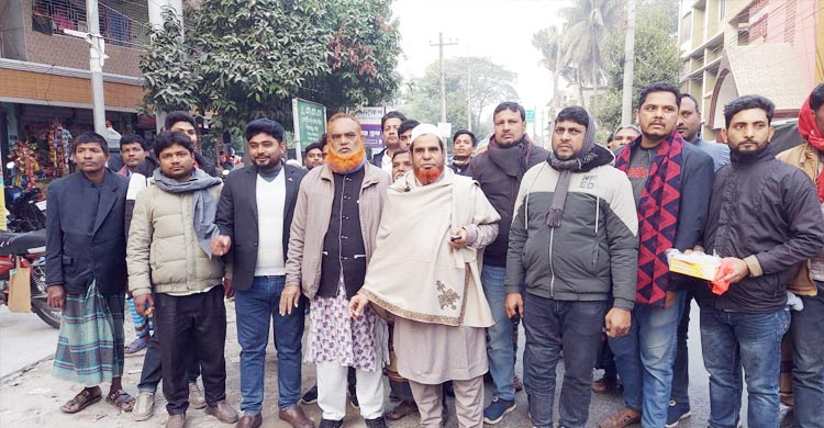 তারেক রহমানের আগমনে শিবগঞ্জে মিষ্টি বিতরণ