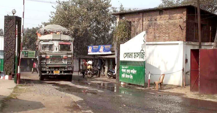 সোনামসজিদ দিয়ে ৮১০ টন পেঁয়াজ আমদানির অনুমতি