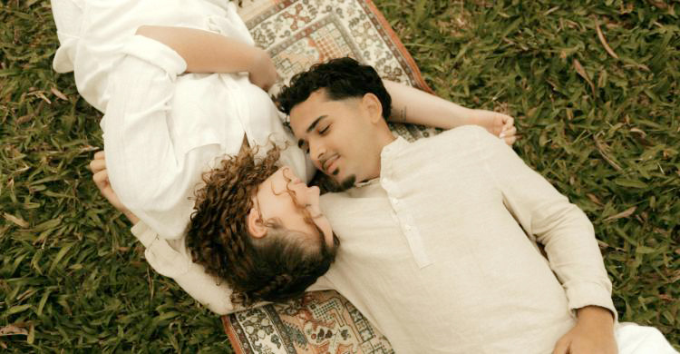 পুরুষের ঘামের গন্ধ বদলে দিতে পারে নারীর হরমোন