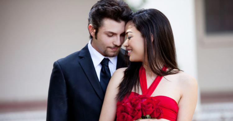 পুরুষের ঘামের গন্ধ বদলে দিতে পারে নারীর হরমোন