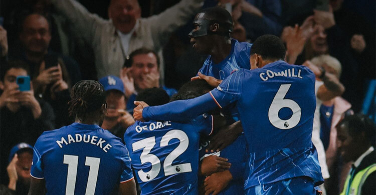 Chelsea close in on Champions League after Cucurella sinks Man Utd