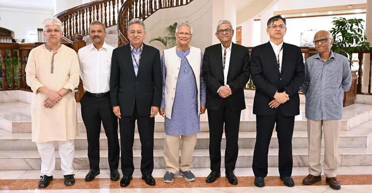 ভোটের আগে প্রশাসনে সব রদবদল হবে সরাসরি ড. ইউনূসের তত্ত্বাবধানে