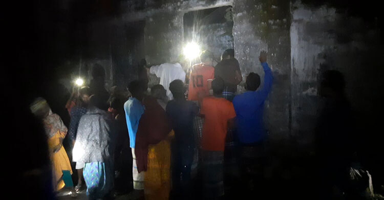 ইউনিয়ন পরিষদের পরিত্যক্ত টয়লেটে মিললো শিশুর মরদেহ