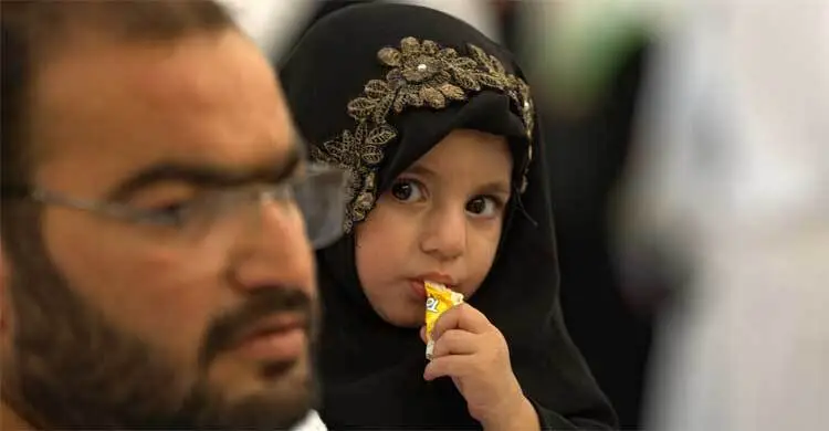 কী মুখে দিচ্ছে, খেয়াল রাখুন