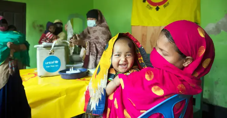 শিশুকে কখন কোন টিকা দেবেন