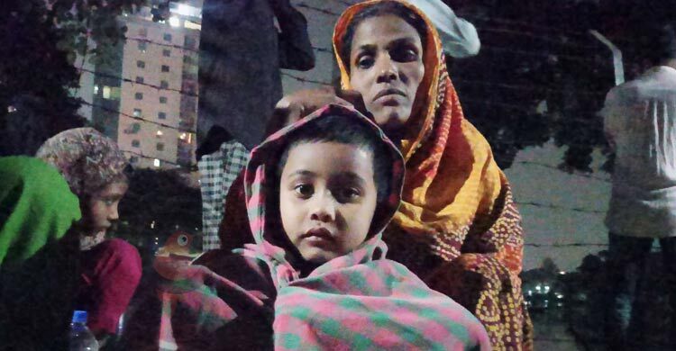 ‘আগুন থেকে বাঁচলেও শীত ও খিদে থেকে বাঁচতে পারছি না’