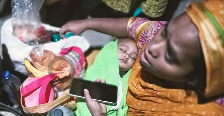 ‘আগুন থেকে বাঁচলেও শীত ও খিদে থেকে বাঁচতে পারছি না’