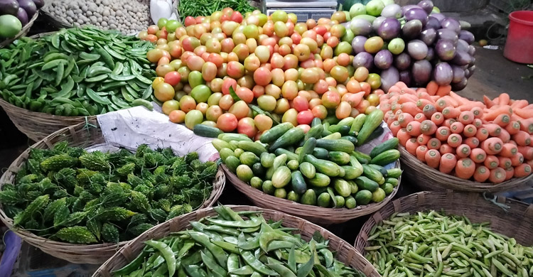 ময়মনসিংহে এক সপ্তাহে কাঁচামরিচের দাম বেড়েছে ১০০ টাকা