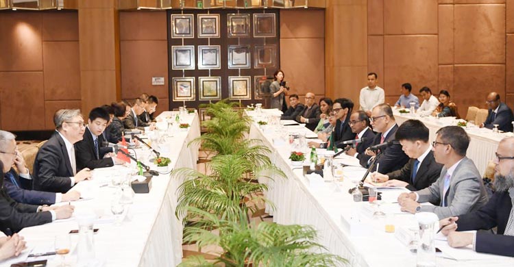 বাণিজ্য উপদেষ্টার সঙ্গে চীনের বাণিজ্যমন্ত্রীর বৈঠক, দুই সমঝোতা সই