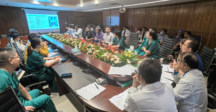 আহতদের চিকিৎসায় অংশ নিয়েছে চীনের মেডিকেল টিম