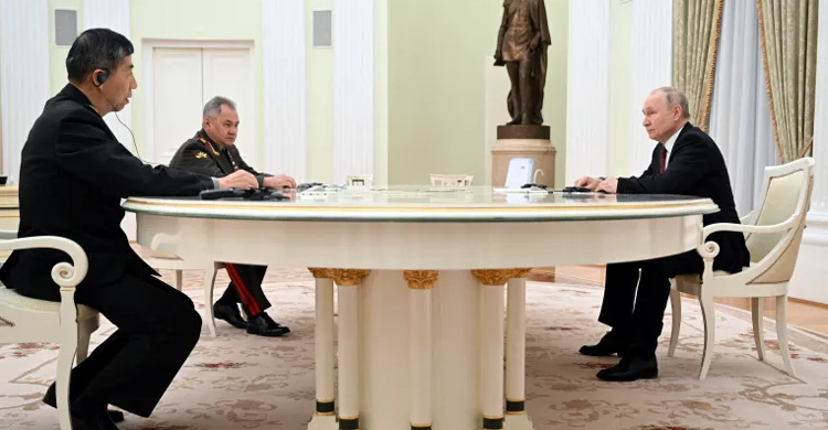 মস্কোয় পুতিন-চীনা প্রতিরক্ষামন্ত্রীর বৈঠক