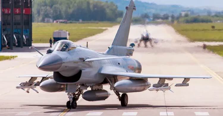 চীন থেকে ২০টি যুদ্ধবিমান কিনবে বাংলাদেশ: আসিফ মাহমুদ