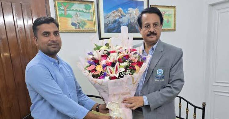 খালেদা জিয়ার সুস্থতা কামনা করে ফুলের তোড়া পাঠালেন চীনা রাষ্ট্রদূত