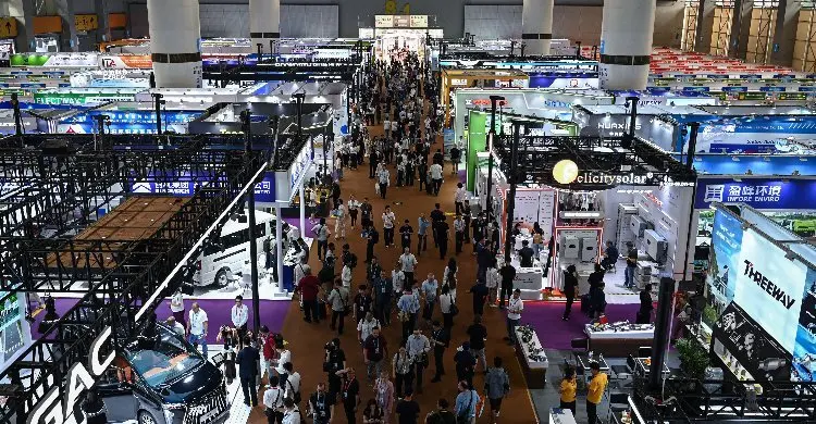 যুদ্ধের প্রভাবে উৎপাদন ব্যয় বৃদ্ধি, চীনের বৃহত্তম বাণিজ্য মেলায় উদ্বেগ