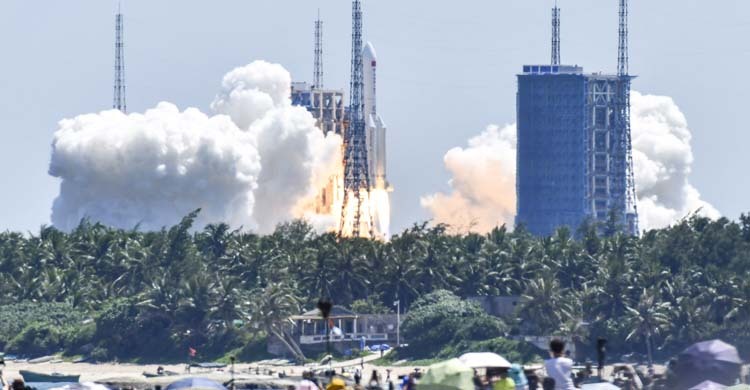 ২০৩০ সালের মধ্যে চাঁদে মানুষ পাঠাবে চীন