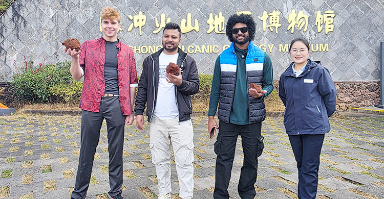 ইউনানের সাংস্কৃতিক বৈচিত্র্য অন্বেষণে আন্তর্জাতিক প্রতিনিধি দল