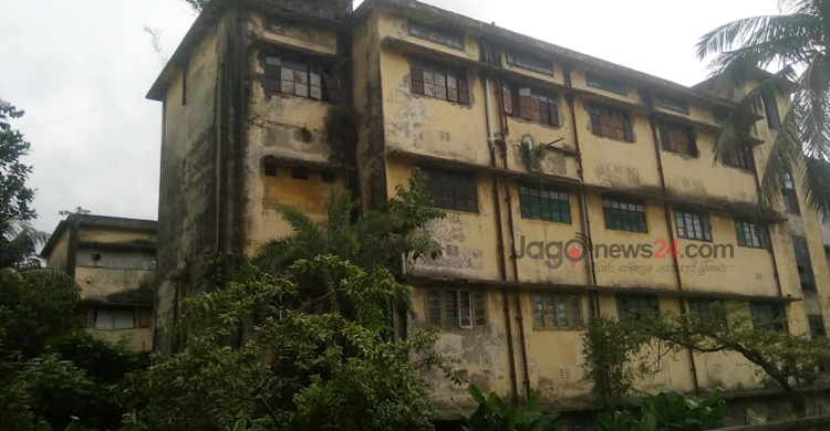 হোস্টেল ভোগান্তিতে চট্টগ্রাম নগরের সরকারি কলেজের শিক্ষার্থীরা