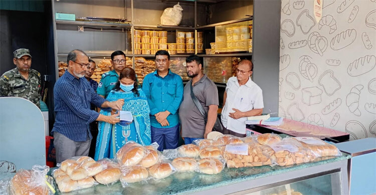 চট্টগ্রামে চসিকের অভিযানে তিন প্রতিষ্ঠানকে জরিমানা
