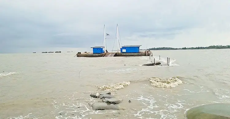মূল ভূখণ্ড থেকে ৬ দিন ধরে বিচ্ছিন্ন সন্দ্বীপ