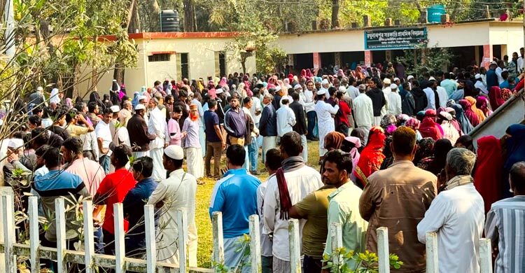 মিরসরাইয়ে দুপুর ২টা পর্যন্ত ৫৫ শতাংশ ভোট পড়েছে