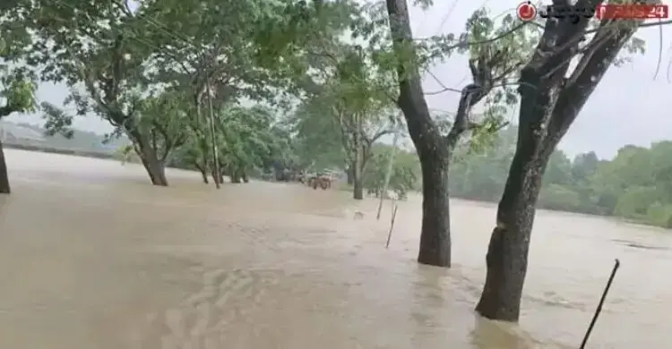 দেশের বিভিন্ন জেলায় নদীসংলগ্ন নিম্নাঞ্চলে বন্যার আভাস