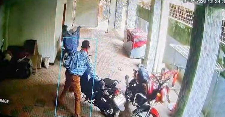 নিজ বাসার গ্যারেজে থেকে এমপি প্রার্থীর মোটরসাইকেল চুরি