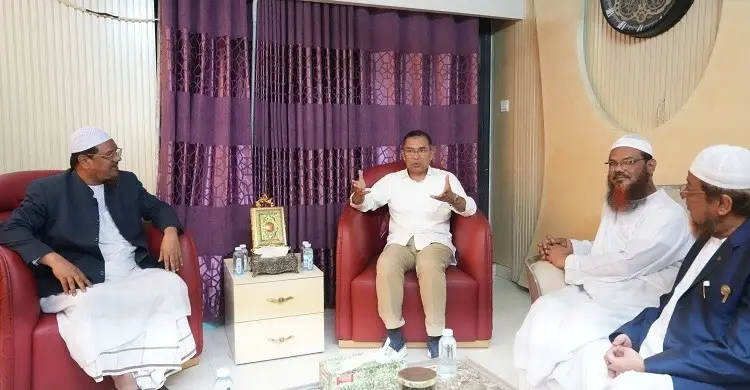 চরমোনাই পীরের বাসায় তারেক রহমানের ৪৫ মিনিট, কথা হলো কী নিয়ে?