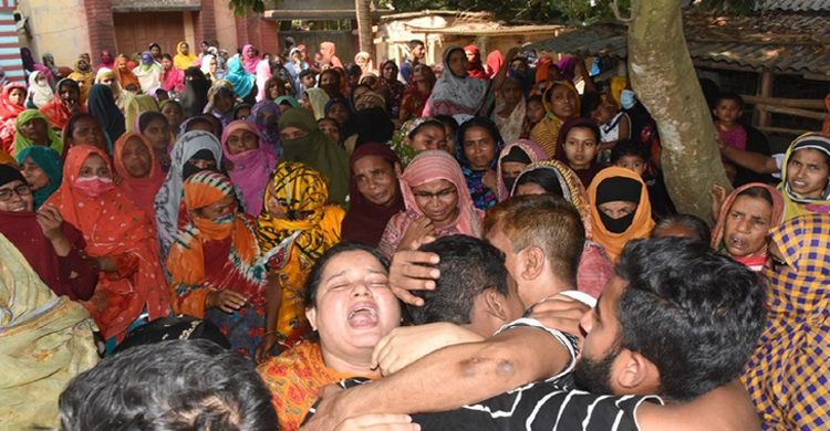 হাদির গ্রামের বাড়িতে শোকের ছায়া, হত্যাকারীদের গ্রেফতারের দাবি