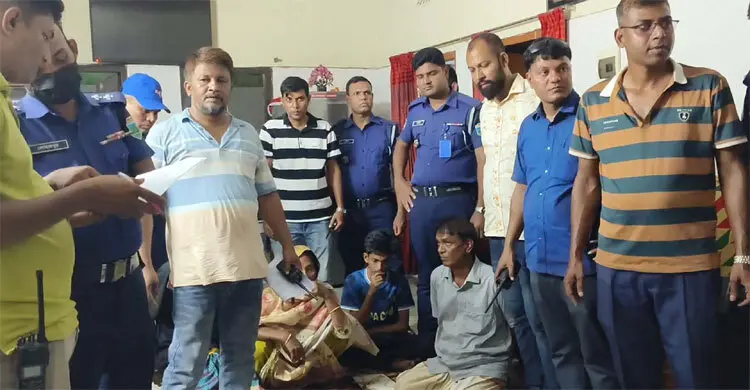 হেরোইন প্যাকেটজাত করার সময় দুই সন্তানসহ দম্পতি আটক