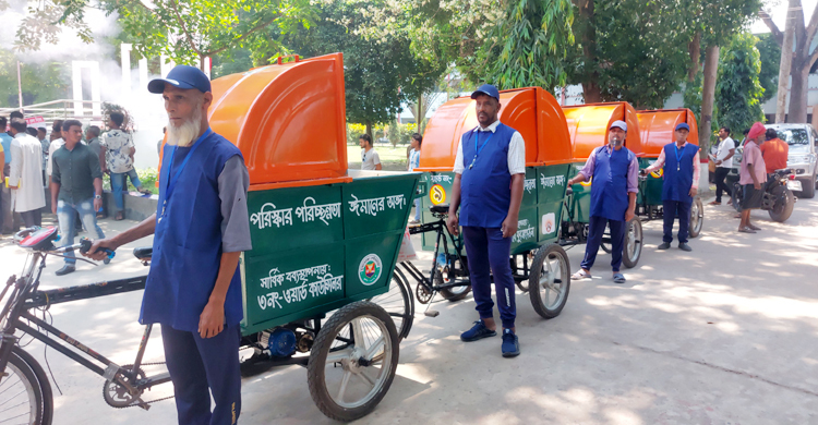 পৌরসভার নতুন উদ্যোগ, বাসাবাড়ির আবর্জনা সংগ্রহ করবে ভ্যান