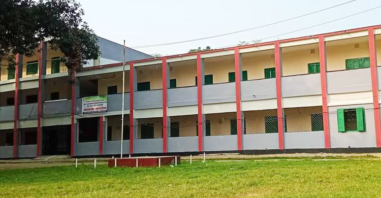 এসএসসির খাতা বাড়ি নিয়ে গেল পরীক্ষার্থী, দুই শিক্ষক বহিষ্কার