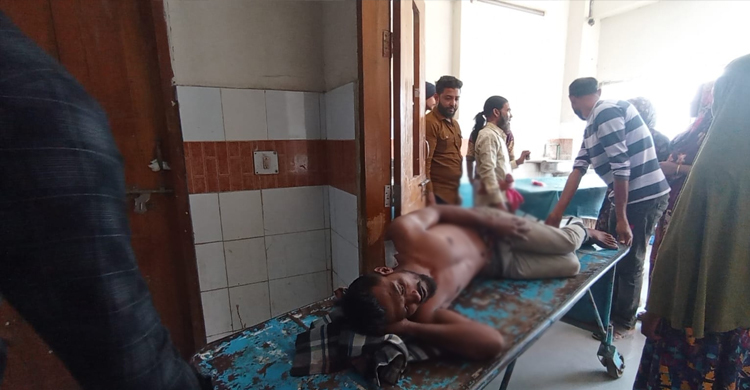 স্বতন্ত্র প্রার্থীর প্রচারকর্মীকে কুপিয়ে জখম, অবস্থা আশঙ্কাজনক