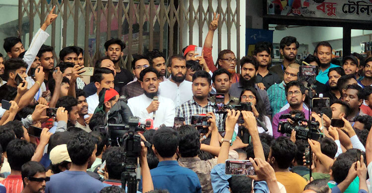 গণহত্যাকারীকে আশ্রয় দেওয়ার দায় ভারতের নিতে হবে